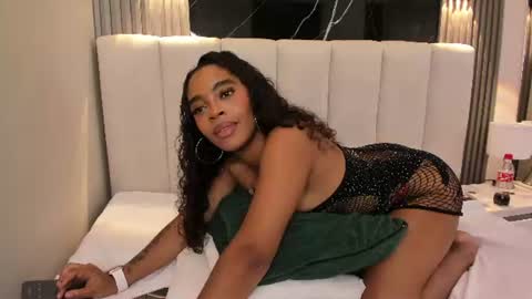 Snapshot of kilyegomez1 chatting on 3, 7, 2026 SHURI LUX online show from 3, 7, 2026