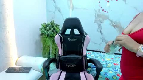 Kim Blue online show from 6, 3, 2026