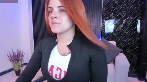 Snapshot of kim_brown_ chatting on 10, 9, 2025 Kim online show from 10, 9, 2025
