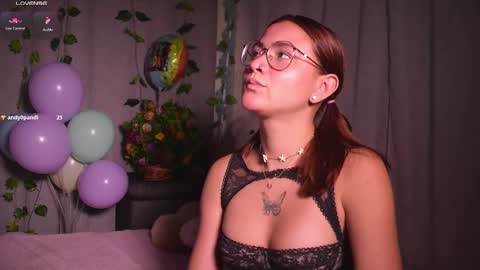 ISABELLA 3 online show from 31, 1, 2025