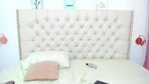 Snapshot of kim_eli chatting on 6, 1, 2025 kim_eli online show from 6, 1, 2025