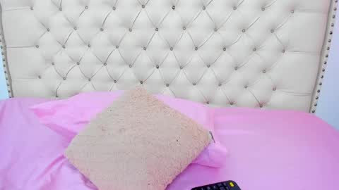 Snapshot of kim_eli chatting on 1, 2, 2025 kim_eli online show from 1, 2, 2025