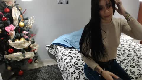 Kim  Yuk online show from 21, 12, 2024