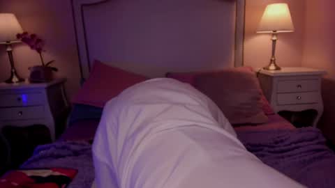 April online show from 8, 11, 2025