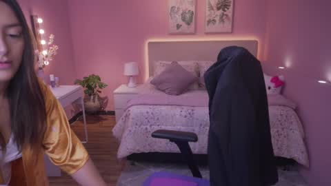 Kimberly 1200-1900 GMT-5 online show from 26, 9, 2025