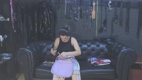 Snapshot of kimberly_swan_ chatting on 5, 3, 2025 KIMBERLY SWAN online show from 5, 3, 2025