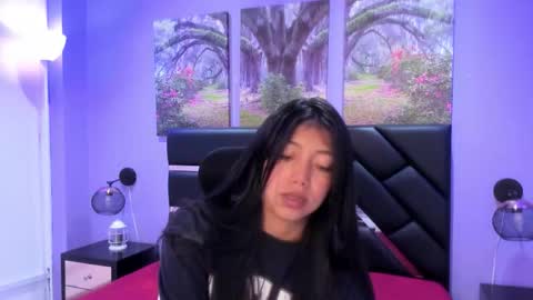 Kimberly Villalobos online show from 19, 11, 2025