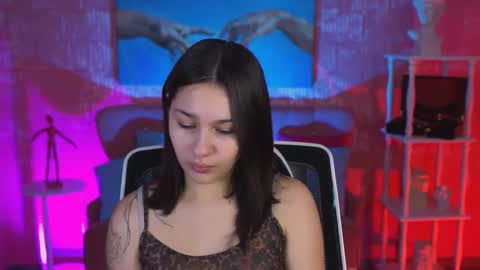 kimclarks online show from 8, 11, 2025