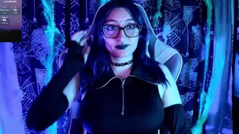   online show from 28, 10, 2025