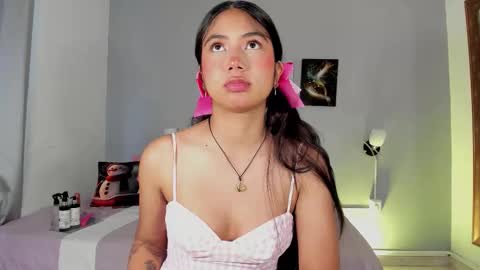 Snapshot of kimtayloor chatting on 20, 11, 2025 Kim online show from 20, 11, 2025