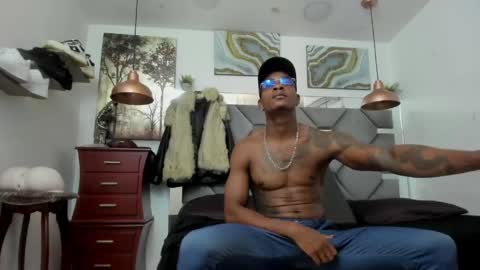 Snapshot of king_fitt_ chatting on 7, 6, 2026 HOT MEN BLACK online show from 7, 6, 2026