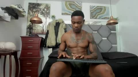 Snapshot of king_fitt_ chatting on 8, 6, 2026 HOT MEN BLACK online show from 8, 6, 2026