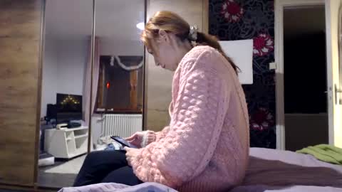 sexysexyhotwetpinkredpussy online show from 15, 12, 2024