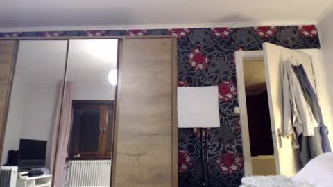 sexysexyhotwetpinkredpussy online show from 16, 2, 2025