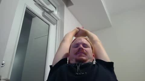 Snapshot of kinglegg chatting on 2, 12, 2024 Kinglegg online show from 2, 12, 2024