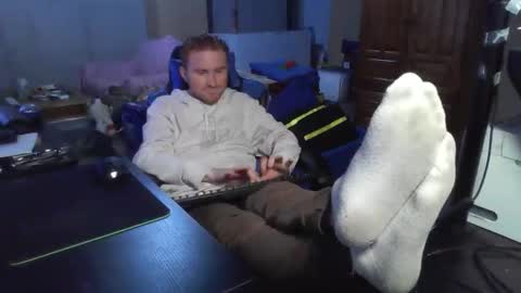 Snapshot of kingoffootfetish chatting on 4, 4, 2026 Master King Tommy online show from 4, 4, 2026