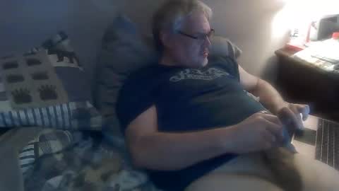 kingtongue10 online show from 8, 1, 2025