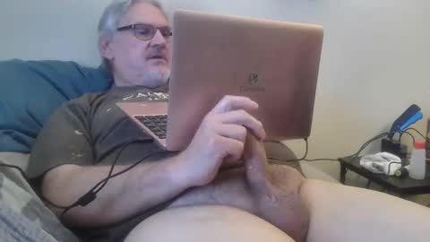 Snapshot of kingtongue10 chatting on 8, 4, 2026 kingtongue10 online show from 8, 4, 2026
