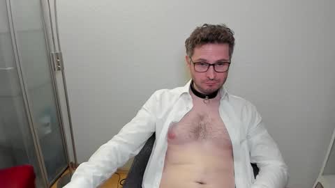 Snapshot of kinksubbydubby chatting on 15, 9, 2025 kinksubbydubby online show from 15, 9, 2025
