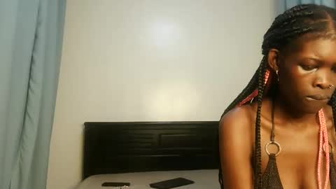 Lola online show from 4, 12, 2025