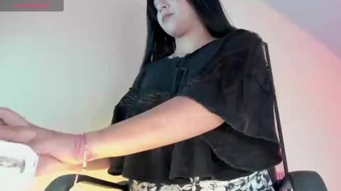 Snapshot of kinky_yeyns chatting on 14, 1, 2025 kinky yeyns online show from 14, 1, 2025