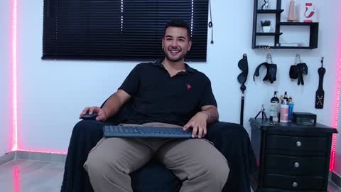 Snapshot of kinkyallisonsub chatting on 21, 12, 2024 Allison Diego online show from 21, 12, 2024