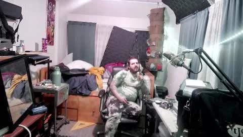 Snapshot of kinkybiguy14 chatting on 11, 10, 2025 Kinky Cassie online show from 11, 10, 2025