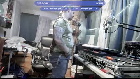 Snapshot of kinkybiguy14 chatting on 22, 11, 2025 Kinky Cassie online show from 22, 11, 2025