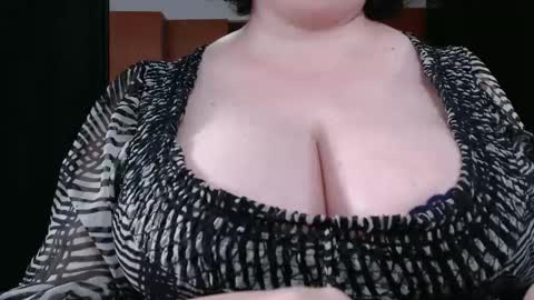 Snapshot of kinkyblacky chatting on 16, 2, 2025 MistressBlacky online show from 16, 2, 2025