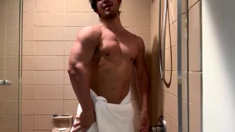 Snapshot of kinkybuffboy chatting on 26, 11, 2025 kinkybuffboy online show from 26, 11, 2025
