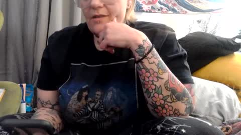 Snapshot of kinkypinkyplay2 chatting on 18, 2, 2025 Kinky Pinky online show from 18, 2, 2025