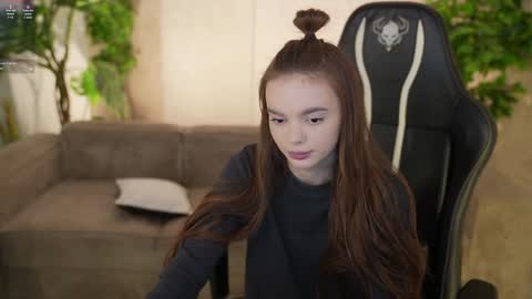 Sweet girls online show from 13, 12, 2025