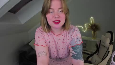 Snapshot of kira_citro chatting on 28, 2, 2025 Kira NEXT STREAM December 4 5pm CET 11am EST online show from 28, 2, 2025