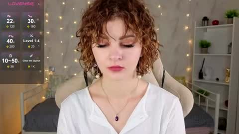 Snapshot of kira_fluffy chatting on 4, 7, 2026 Kira online show from 4, 7, 2026