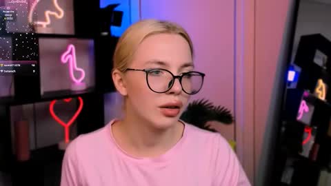 kira fox x online show from 23, 11, 2025