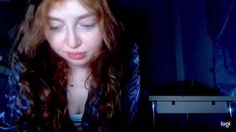 Snapshot of kira_foxy_ chatting on 17, 11, 2025 Kira online show from 17, 11, 2025