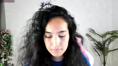 Snapshot of kira_lilian chatting on 17, 9, 2025 Aura online show from 17, 9, 2025
