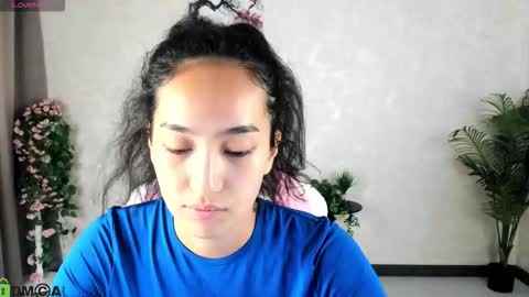 Snapshot of kira_lilian chatting on 22, 9, 2025 Aura online show from 22, 9, 2025