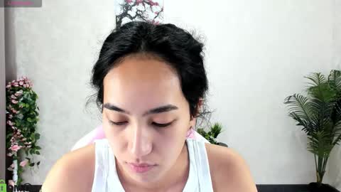 Snapshot of kira_lilian chatting on 9, 10, 2025 Aura online show from 9, 10, 2025