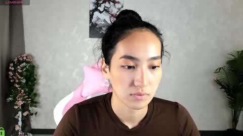 Aura online show from 3, 11, 2025