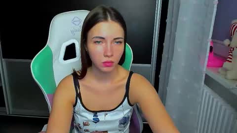 Kira  online show from 7, 1, 2026