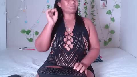 Snapshot of kira_squir chatting on 14, 9, 2025 kira-squir online show from 14, 9, 2025