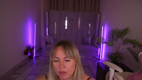 Snapshot of kiracandys chatting on 5, 2, 2025 Kira online show from 5, 2, 2025