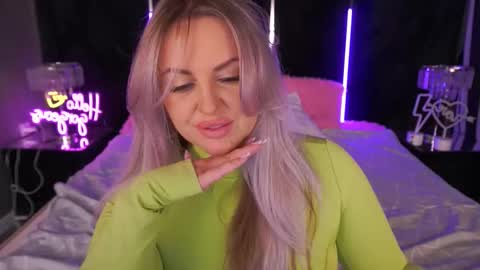 Snapshot of kiracandys chatting on 5, 10, 2025 Kira online show from 5, 10, 2025