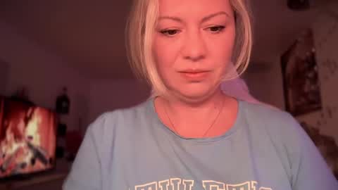 Snapshot of kiradivine chatting on 21, 2, 2025 KiraDivine online show from 21, 2, 2025