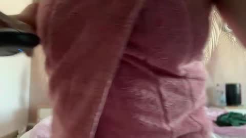 Snapshot of kiradivine chatting on 25, 4, 2026 KiraDivine online show from 25, 4, 2026
