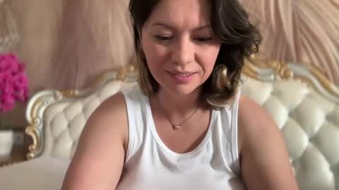 Snapshot of kiradivine chatting on 22, 5, 2026 KiraDivine online show from 22, 5, 2026