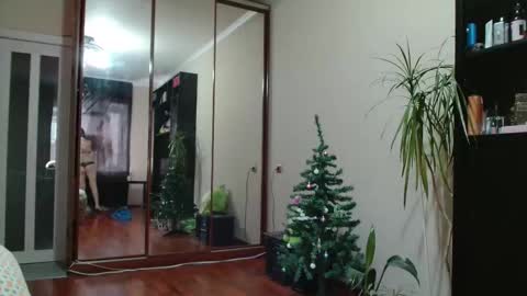 KiraGoldens online show from 19, 1, 2026