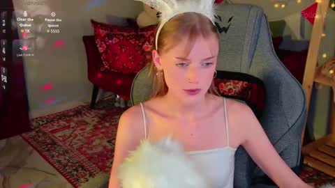 Snapshot of kiramontoyaa chatting on 8, 6, 2026 Kira online show from 8, 6, 2026