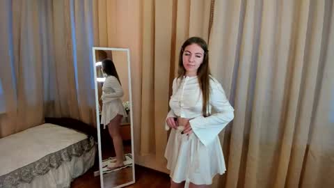 Snapshot of kirarustle chatting on 27, 11, 2025 Kira online show from 27, 11, 2025